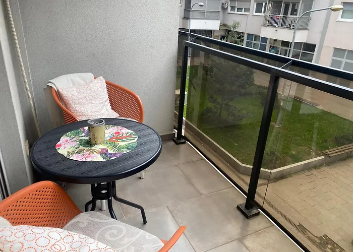 Alexandra Apartment